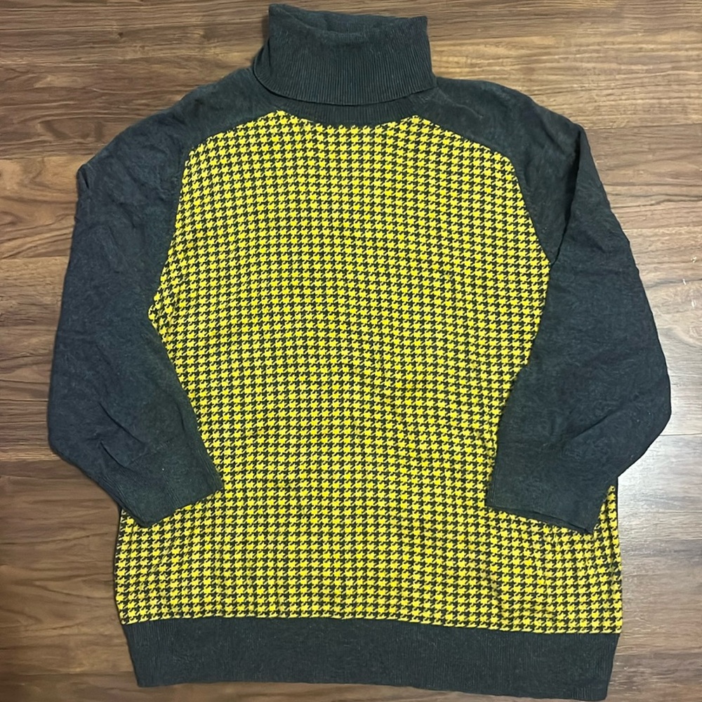 Liz Claiborne houndstooth turtleneck sweater